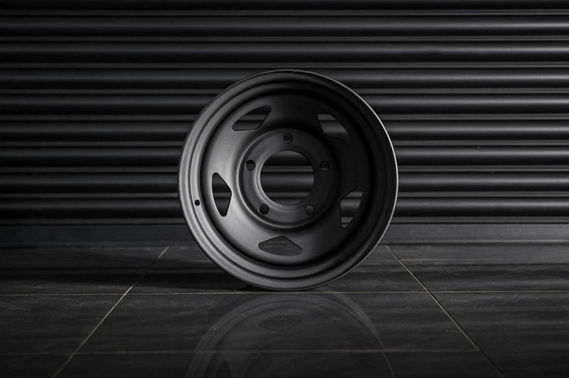 Project Kahn 1947 Heritage Steel Wheels - 9x16" Matt Black for Defender 90/110 - Image 12