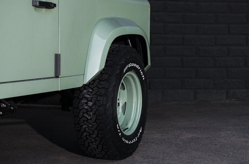 Project Kahn 1947 Heritage Steel Wheels - 9x16" Matt Black for Defender 90/110 - Image 11