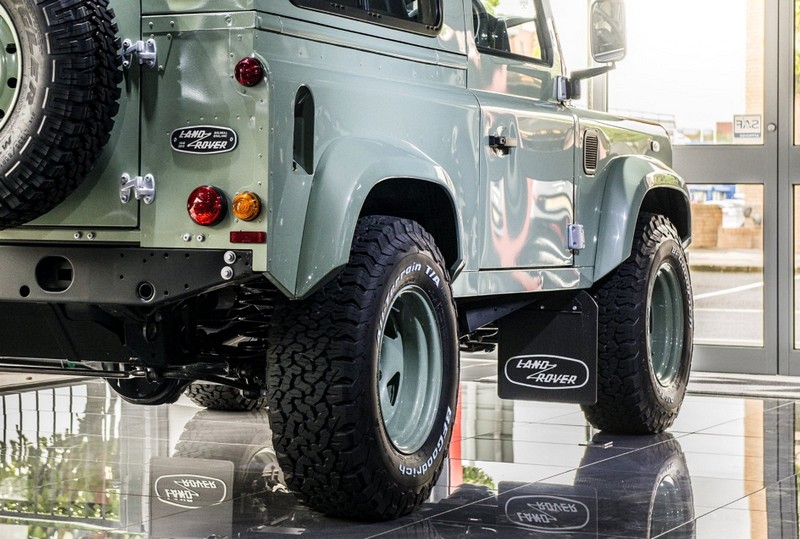 Project Kahn 1947 Heritage Steel Wheels - 9x16" Matt Black for Defender 90/110 - Image 6