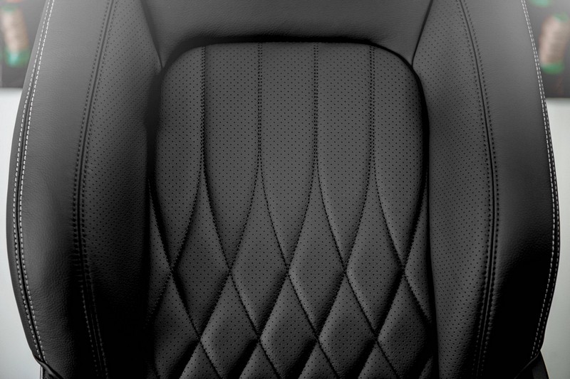 Project Kahn Comfort Leather Interior - Volcanic Black for 2020+ Defender 90 - Image 4