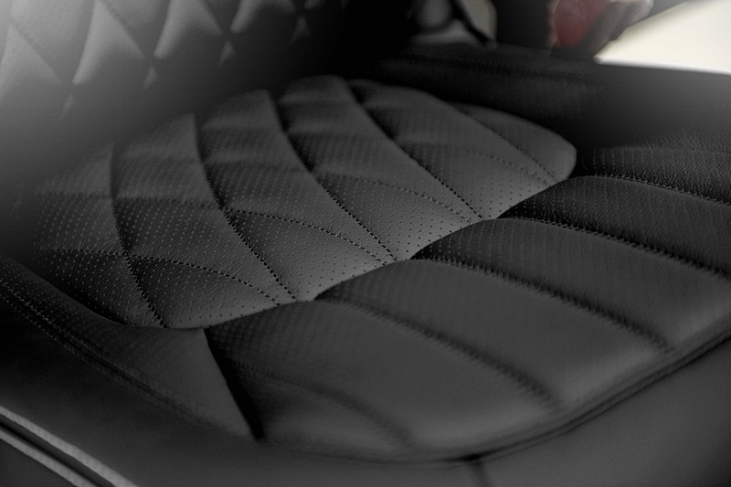 Project Kahn Comfort Leather Interior - Volcanic Black for 2020+ Defender 90 - Image 3