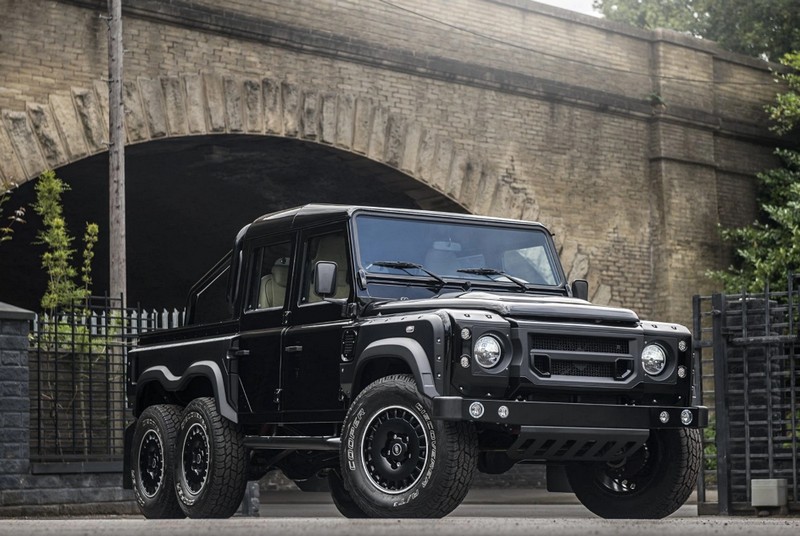 Project Kahn Huntsman 1945 Retro Classic Light Alloy Wheels - 8x18" Matt Black with Red Stripe for Defender 90/110 - Image 8