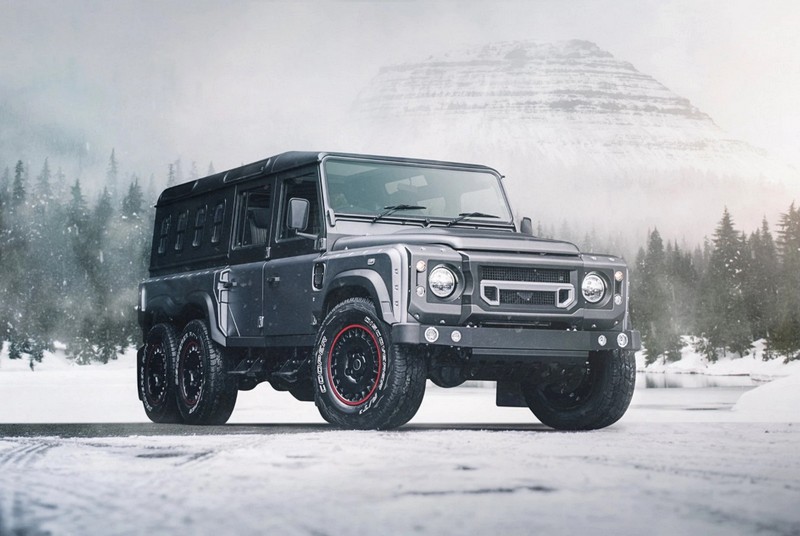 Project Kahn Huntsman 1945 Retro Classic Light Alloy Wheels - 8x18" Matt Black with Red Stripe for Defender 90/110 - Image 4