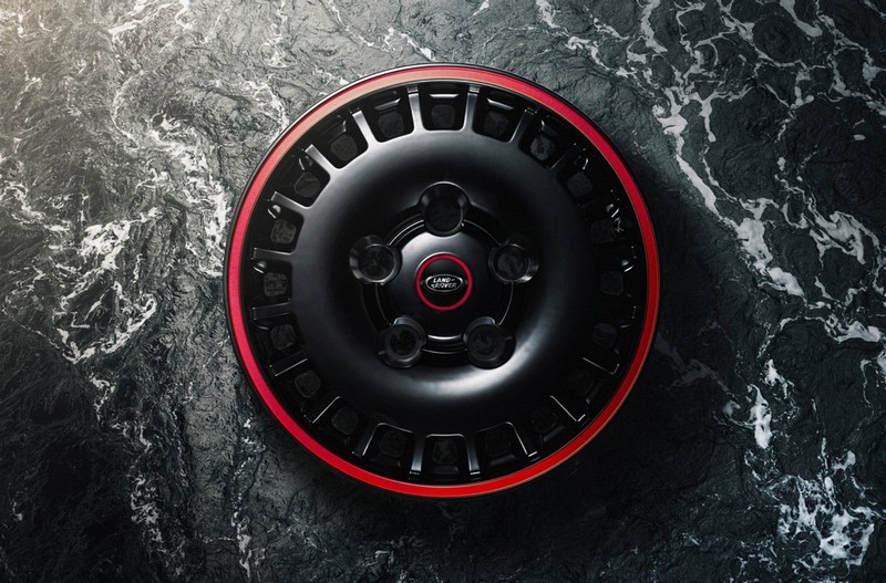 Project Kahn Huntsman 1945 Retro Classic Light Alloy Wheels - 8x18" Matt Black with Red Stripe for Defender 90/110 - Image 14