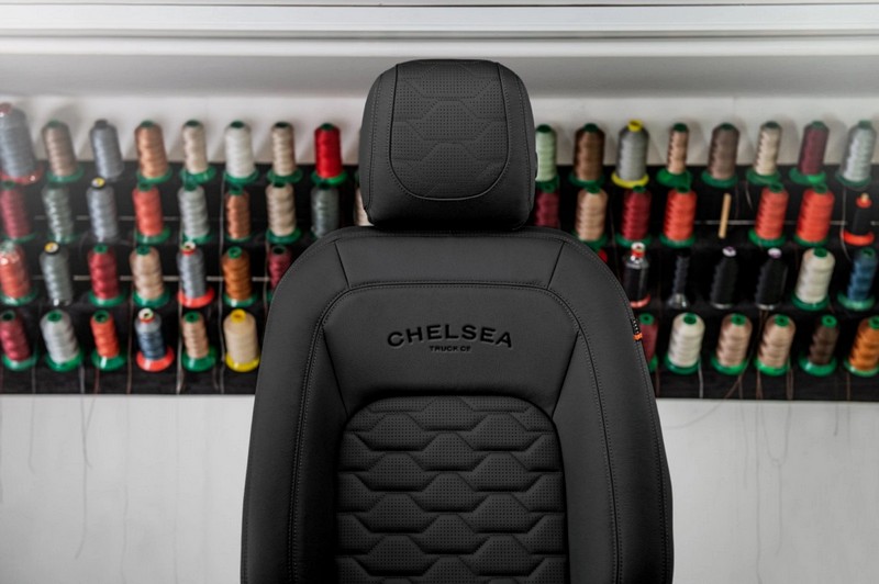 Project Kahn Comfort Leather Interior - Volcanic Black for 2020+ Defender 90 - Image 4