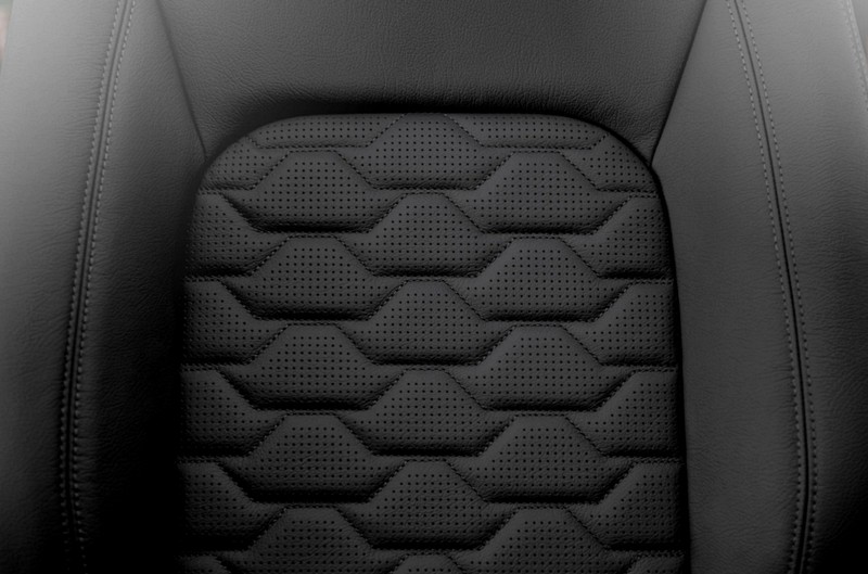 Project Kahn Comfort Leather Interior - Volcanic Black for 2020+ Defender 90 - Image 5