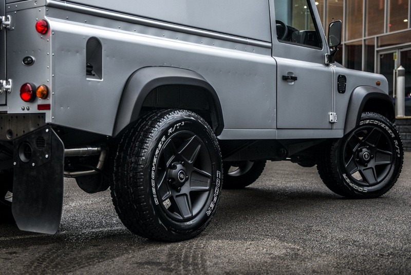 Project Kahn Mondial Retro Light Alloy Wheels - 9x20" for Defender 90/110 - Image 4