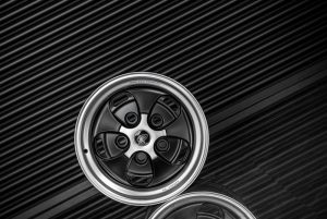 Project Kahn Rostyle Inspired RS-Forged Alloy Wheels - 9x18" RS-Forged Matt Black / Diamond Cut for Defender 90/110 - Image 5
