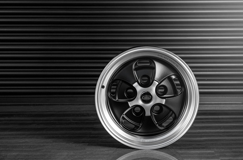 Project Kahn Rostyle Inspired RS-Forged Alloy Wheels - 9x18" RS-Forged Matt Black / Diamond Cut for Defender 90/110 - Image 2