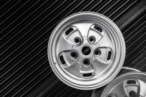 Project Kahn Rostyle Inspired RS-Forged Alloy Wheels - 9x18" RS-Forged Matt Silver for Defender 90/110 - Image 4