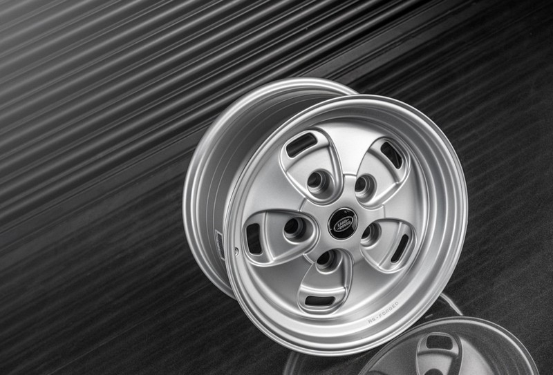 Project Kahn Rostyle Inspired RS-Forged Alloy Wheels - 9x18" RS-Forged Matt Silver for Defender 90/110 - Image 5