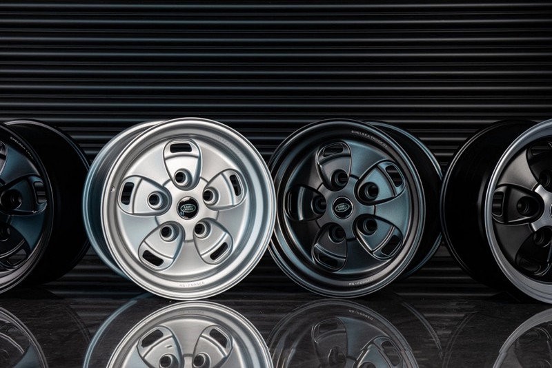 Project Kahn Rostyle Inspired RS-Forged Alloy Wheels - 9x18" RS-Forged Matt Silver for Defender 90/110 - Image 12
