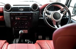 Project Kahn Aluminum Billet Steering Wheel (Brushed Satin) for Defender 90/110 - Image 4