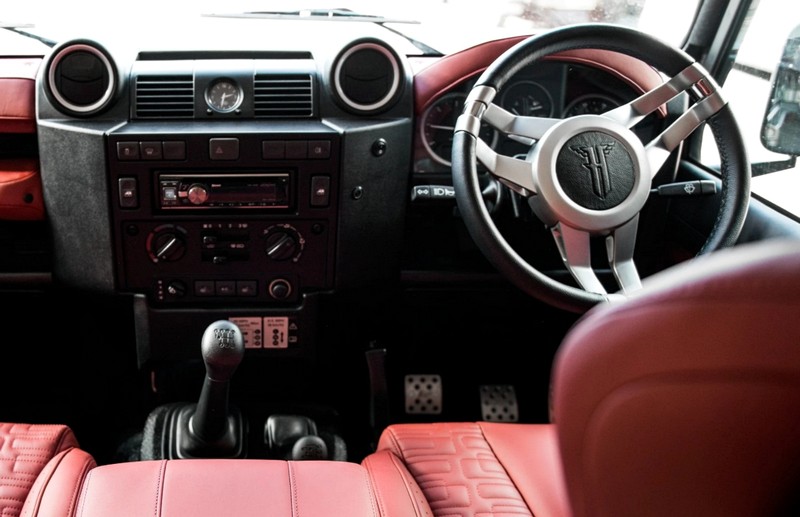 Project Kahn Aluminum Billet Steering Wheel (Brushed Satin) for Defender 90/110 - Image 4