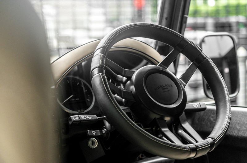 Project Kahn Bespoke Double 3-Spoke Steering Wheel for Defender 90/110 - Image 4