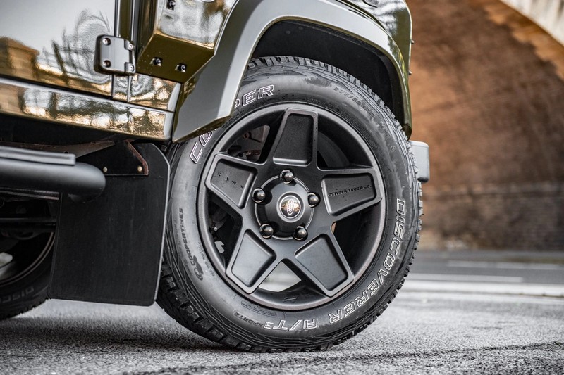 Project Kahn Double Cab Pickup Tailored Conversion for Defender 110 - Image 11