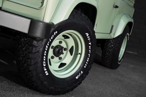 Project Kahn Heritage Tailored Conversion for Defender 110 - Image 6