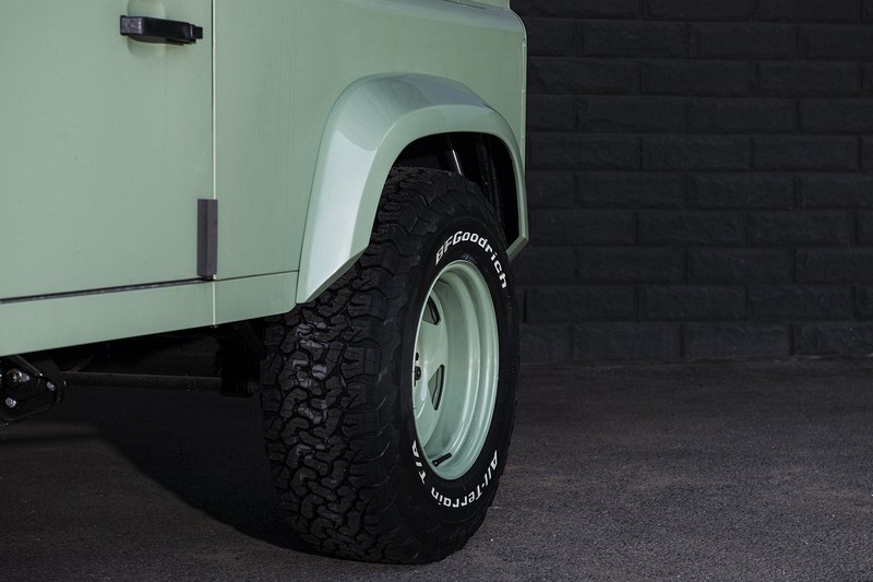 Project Kahn Heritage Tailored Conversion for Defender 110 - Image 5
