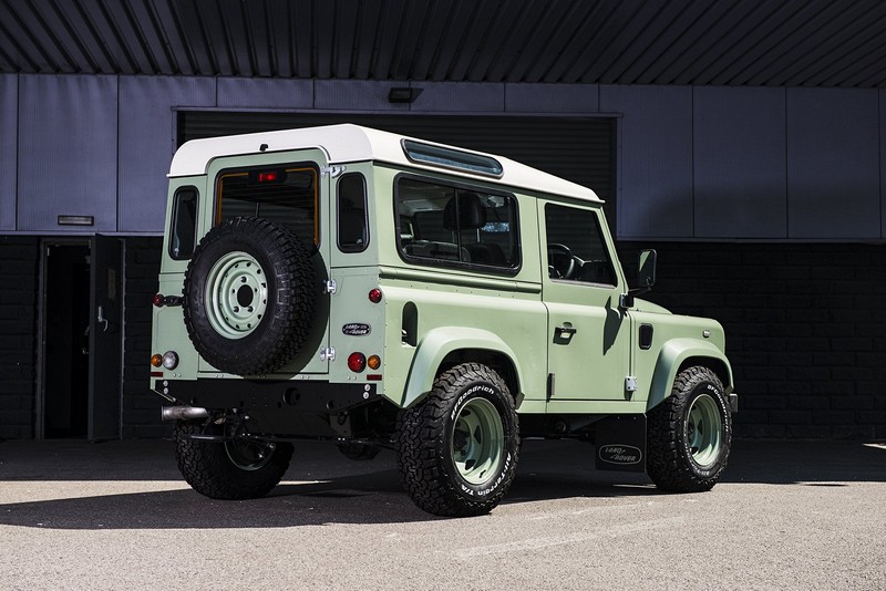 Project Kahn Heritage Tailored Conversion for Defender 110 - Image 3