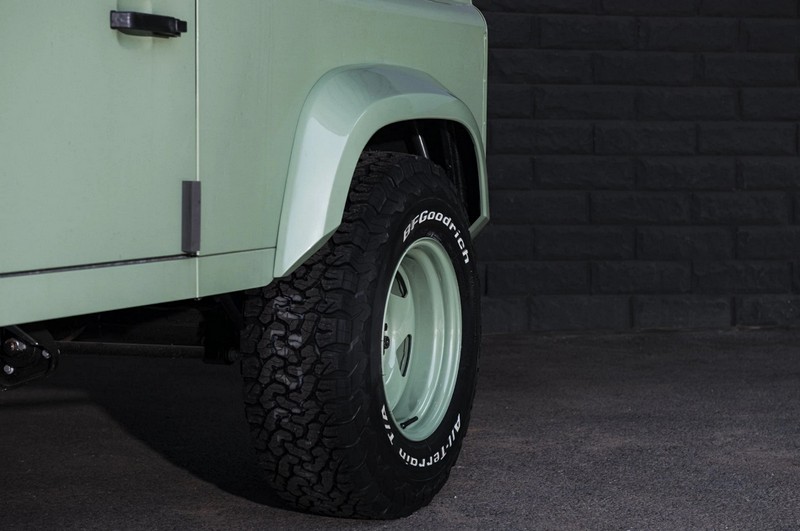 Project Kahn Heritage Tailored Conversion for Defender 90 - Image 6