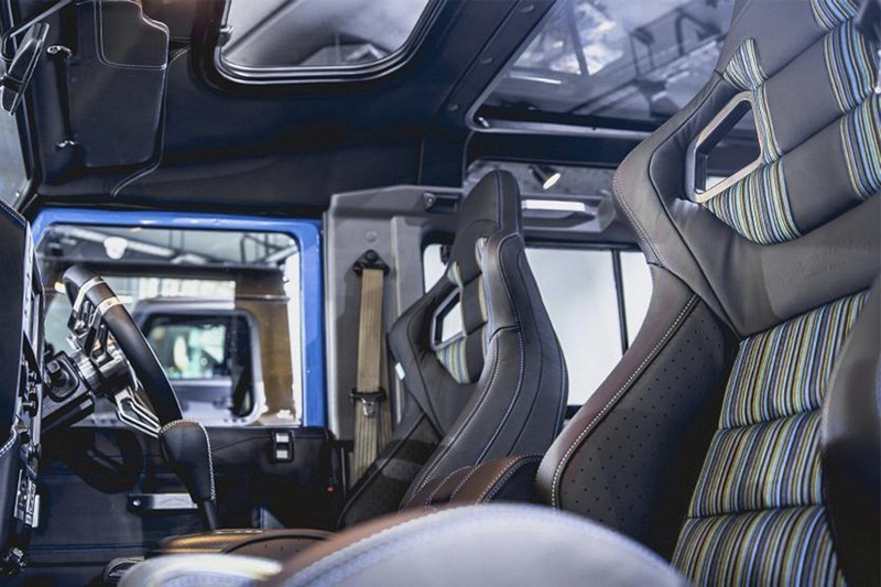 Project Kahn Leather Interior for Defender 90 - Image 6