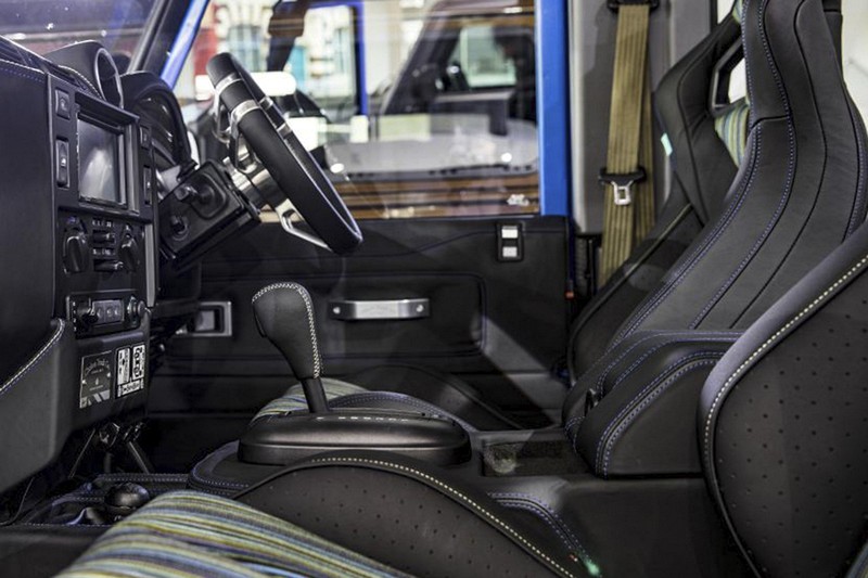 Project Kahn Leather Interior for Defender 90 - Image 4