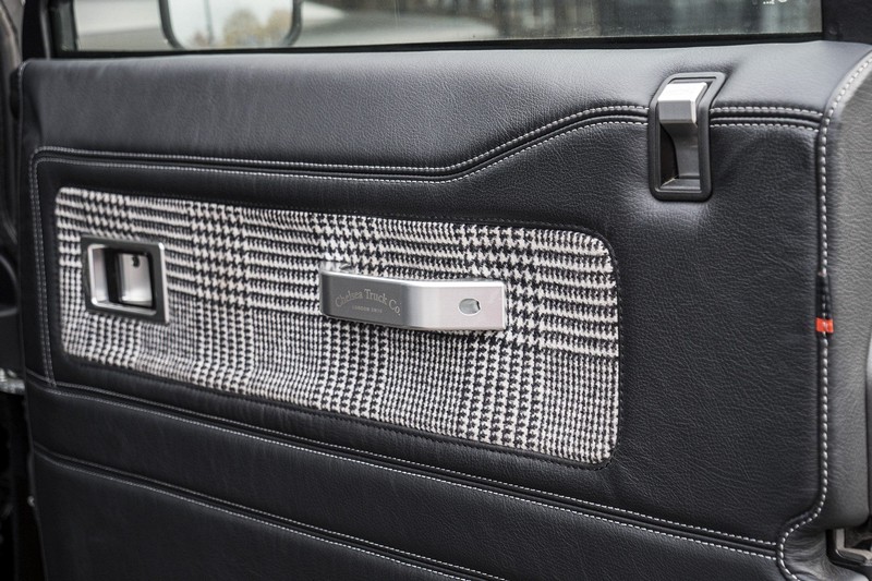 Project Kahn Leather Interior for Defender 90 - Image 2