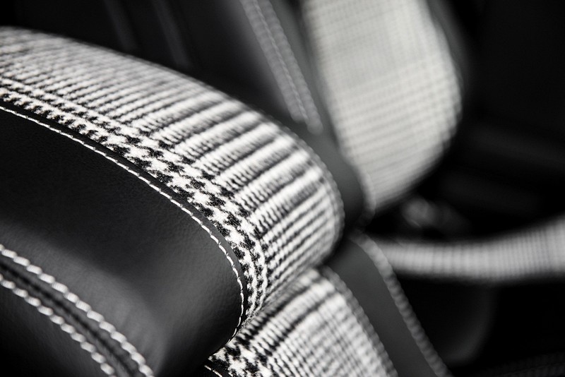 Project Kahn Leather Interior for Defender 90 - Image 3
