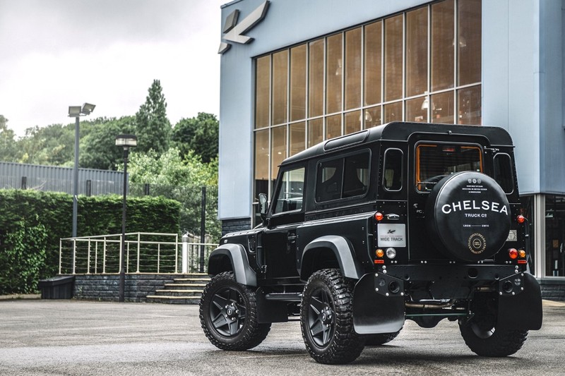 Project Kahn Vanguard Tailored Conversion for Defender 90 - Image 13