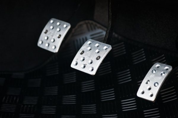 Project Kahn Vented Foot Pedals in Machined Aluminum for Defender 90/110