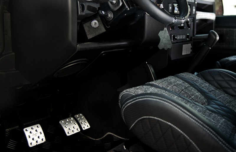 Project Kahn Vented Foot Pedals in Machined Aluminum for Defender 90/110 - Image 4