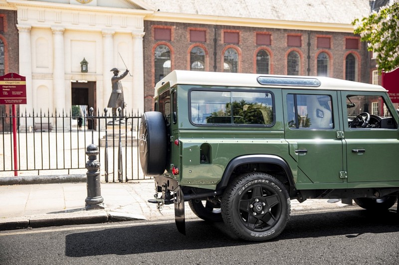 Project Kahn Wide Track Tailored Conversion for Defender 110 - Image 8