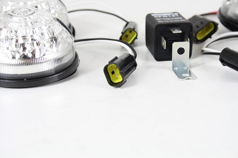 Clear Lens LED Light Kit for Defender 90/110 & Series 3 - Image 2