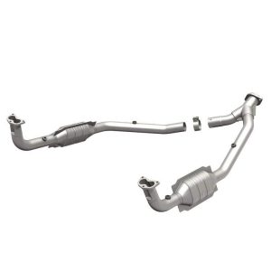 MagnaFlow Land Rover HM Grade Federal / EPA Compliant Direct-Fit Catalytic Converter for Defender 90