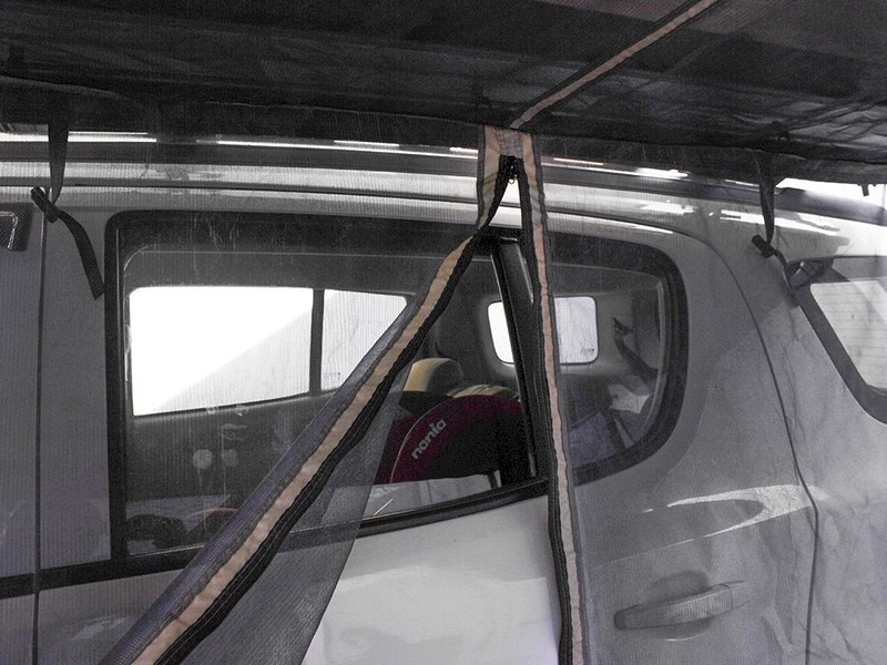 Front Runner Easy-Out Awning Mosquito Net 2.5m - Image 4