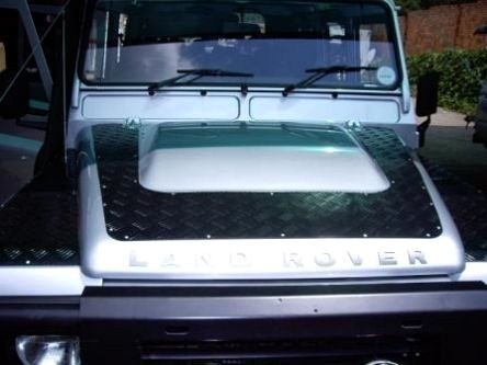 Front Runner Hood Protector / Black for Land Rover Defender 2.4 (2007-2016) - Image 2