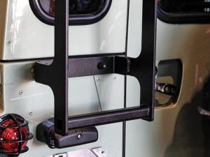 Front Runner Ladder for Land Rover Defender 90/110 (1983-2016) - Image 5