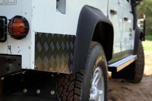 Front Runner Sill Protector / Black for Land Rover Defender 90 (1983-2016) - Image 8