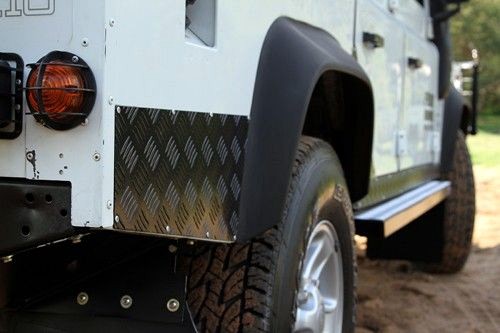 Front Runner Sill Protector / Black for Land Rover Defender 90 (1983-2016) - Image 8