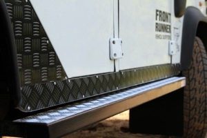 Front Runner Sill Protector / Black for Land Rover Defender 90 (1983-2016) - Image 7