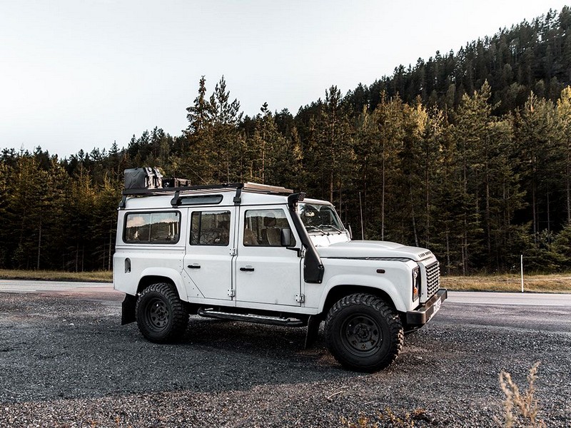 Front Runner Slimline II 3/4 Roof Rack Kit for Defender 110 - Image 2