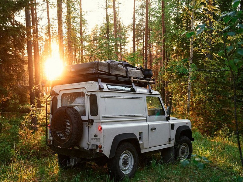Front Runner Slimline II Roof Rack Kit for Land Rover Defender 90 (1983-2016) - Image 6