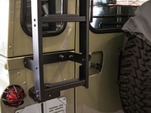 Front Runner Ladder for Defender 90/110 - Image 3