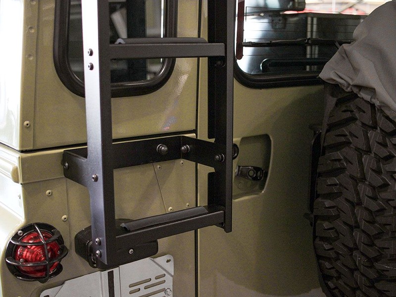 Front Runner Ladder for Defender 90/110 - Image 3