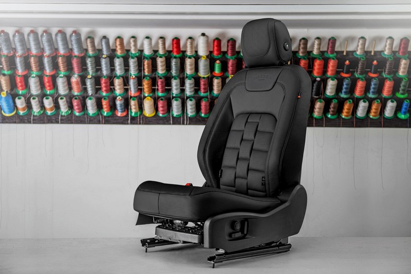 Project Kahn Comfort Leather Interior - Volcanic Black for 2020+ Defender 90 - Image 2