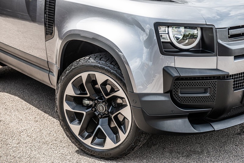 Project Kahn Landmark Tailored Conversion for 2020+ Defender 90 - Image 3