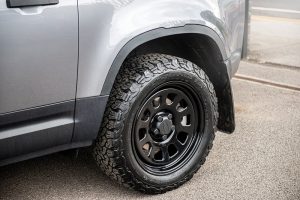 Project Kahn Overland Steel Wheel - 9x20" Gloss Black for 2020+ Defender 90/110/130 - Image 2