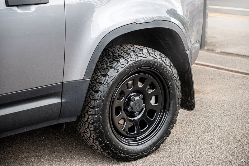 Project Kahn Overland Steel Wheel - 9x20" Gloss Black for 2020+ Defender 90/110/130 - Image 2