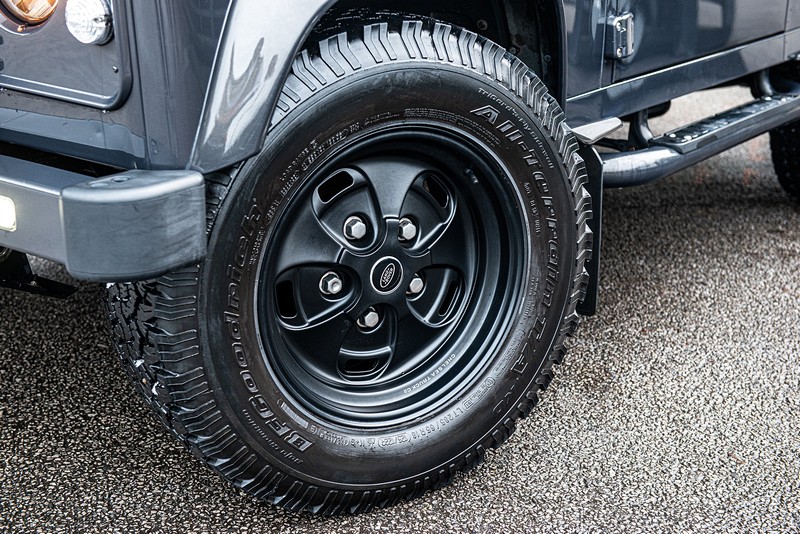 Project Kahn Rostyle Inspired RS-Forged Alloy Wheels - 9x18" RS-Forged Matt Black for Defender 90/110 - Image 15