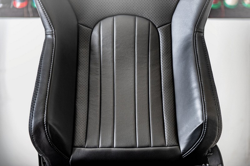 Project Kahn Lightweight Vegan Leather Heritage Sports Seats for Defender 90/110 - Image 11